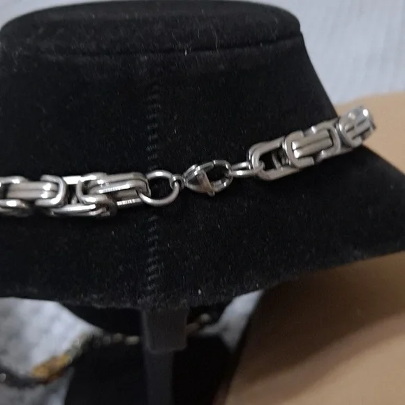 Authentic stainless steel  necklace and bracelet set - Picture 2 of 4